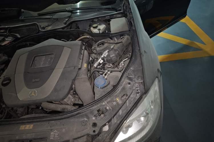 Used Mercedes-Benz S-Class 2012 S 300 L Business-Class Grand Edition Engine Bay Left