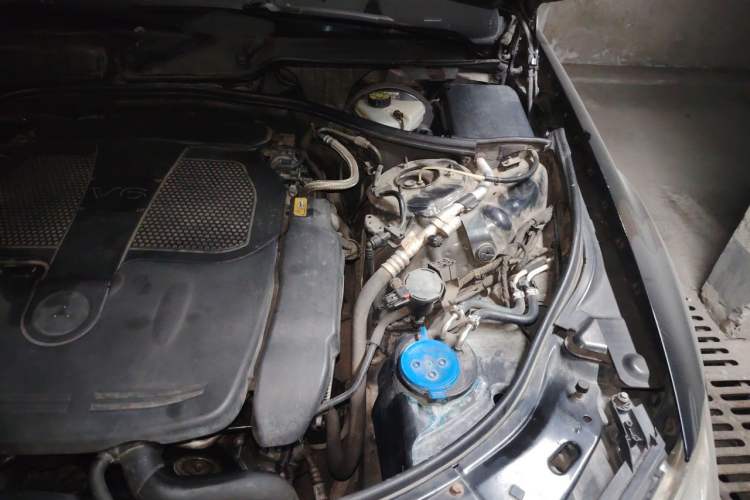 Used Mercedes-Benz S-Class 2012 S 350 L Grand Edition Engine Bay Left