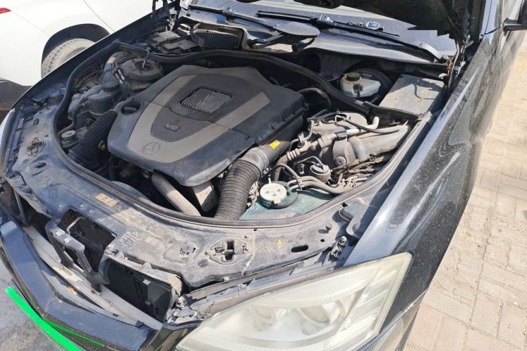 Used Mercedes-Benz S-Class 2012 S 300 L Luxury Grand Edition Engine Bay Left