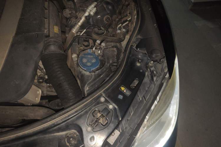 Used Mercedes-Benz S-Class 2012 S 300 L Prestige Grand Edition Engine Bay Left