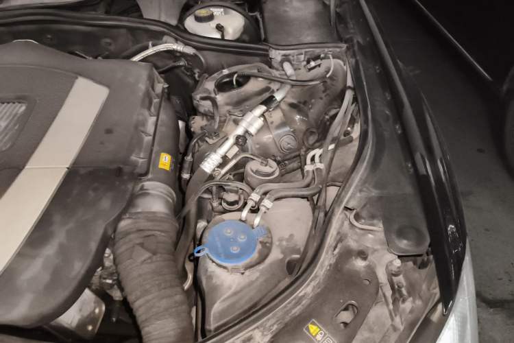 Used Mercedes-Benz S-Class 2012 S 300 L Business-Class Grand Edition Engine Bay Left