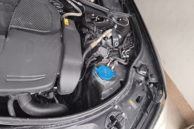 Used Mercedes-Benz S-Class 2012 S 350 L Grand Edition Engine Bay Left