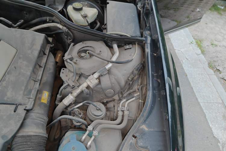 Used Mercedes-Benz S-Class 2012 S 300 L Business-Class Grand Edition Engine Bay Left