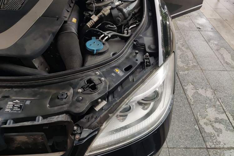 Used Mercedes-Benz S-Class 2012 S 300 L Prestige Grand Edition Engine Bay Left