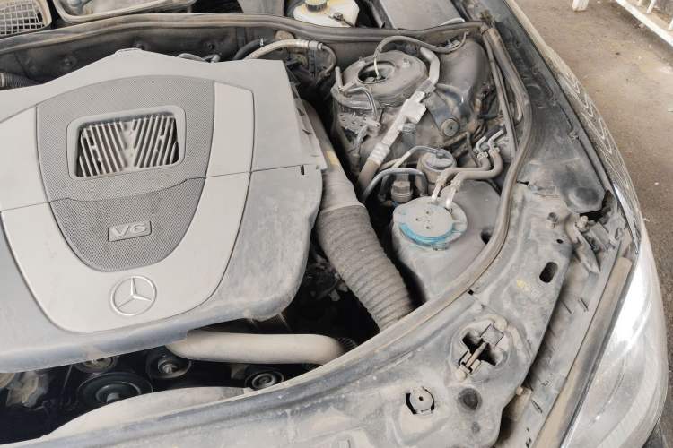 Used Mercedes-Benz S-Class 2012 S 300 L Business-Class Grand Edition Engine Bay Left