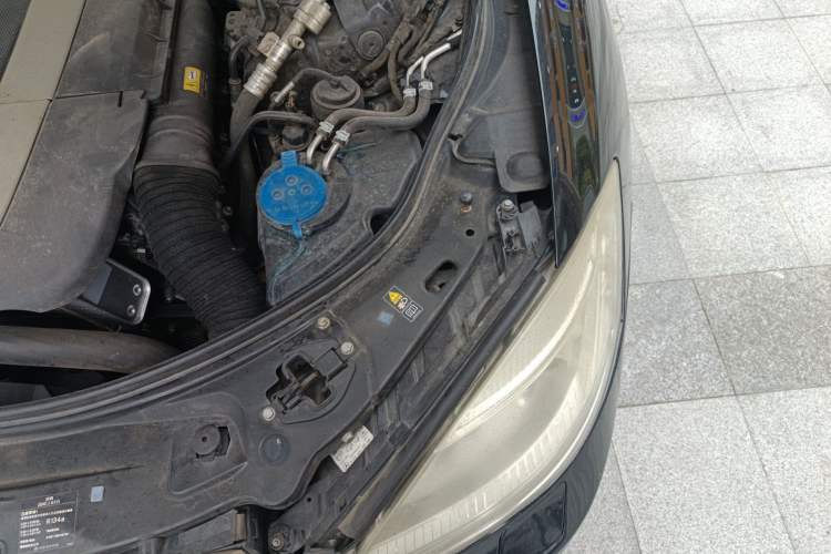 Used Mercedes-Benz S-Class 2012 S 300 L Business Standard Model Engine Bay Left