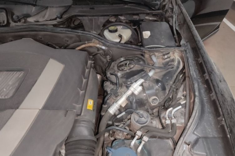 Used Mercedes-Benz S-Class 2012 S 300 L Prestige Grand Edition Engine Bay Left