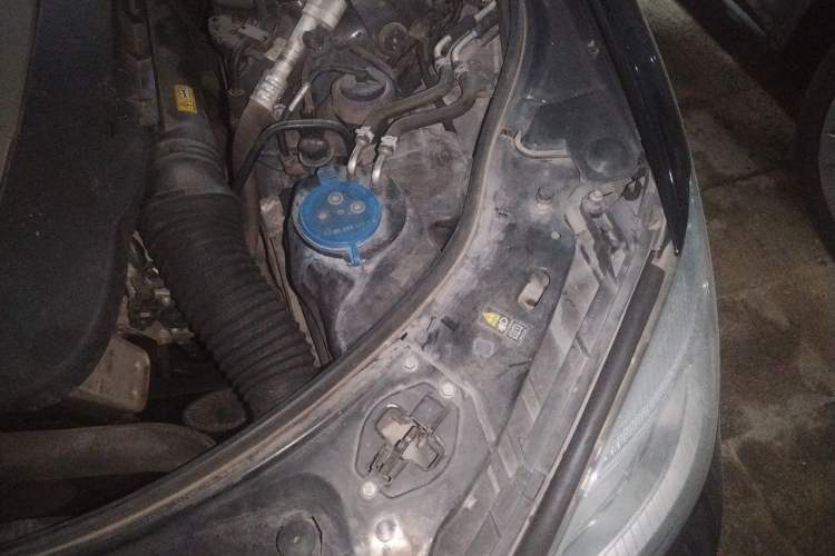 Used Mercedes-Benz S-Class 2012 S 300 L Business Standard Model Engine Bay Left