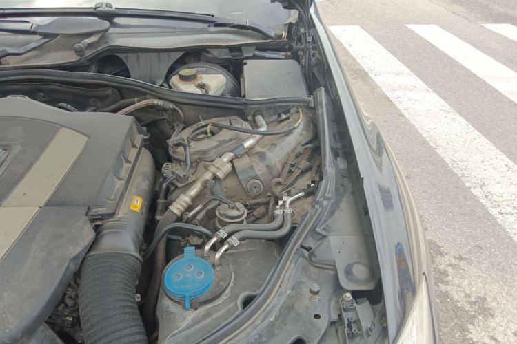 Used Mercedes-Benz S-Class 2012 S 300 L Business-Class Grand Edition Engine Bay Left