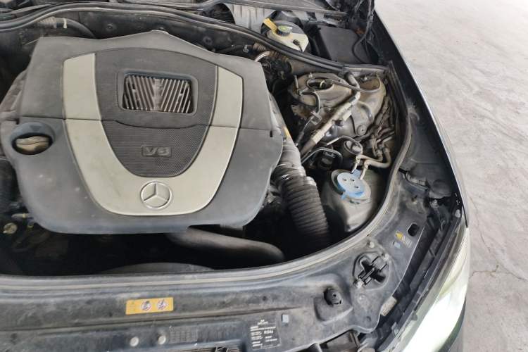 Used Mercedes-Benz S-Class 2012 S 300 L Business-Class Grand Edition Engine Bay Left