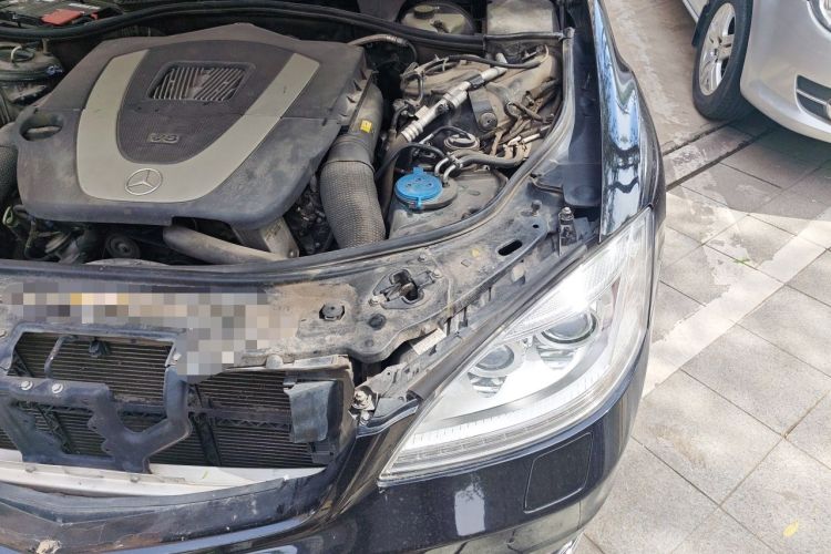 Used Mercedes-Benz S-Class 2012 S 300 L Luxury Grand Edition Engine Bay Left