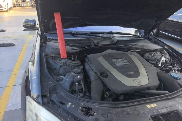 Used Mercedes-Benz S-Class 2012 S 400 L HYBRID Grand Edition Engine Bay Right