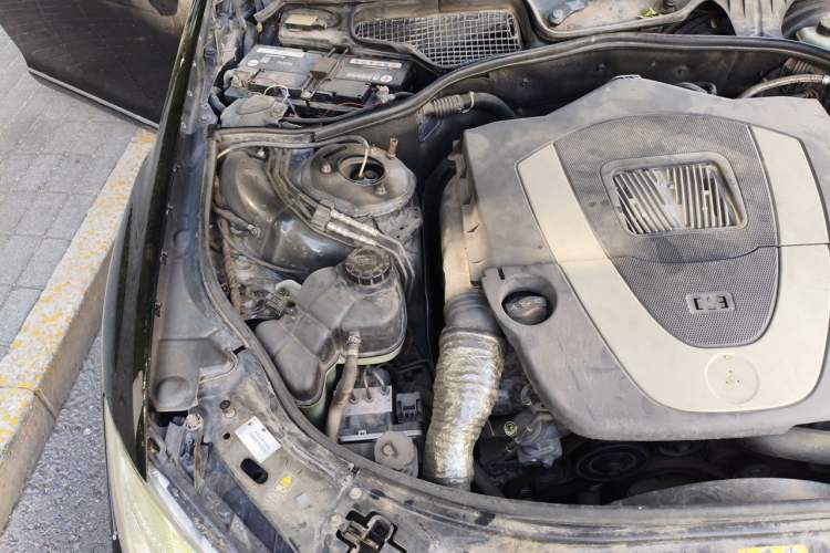 Used Mercedes-Benz S-Class 2012 S 300 L Business-Class Grand Edition Engine Bay Right