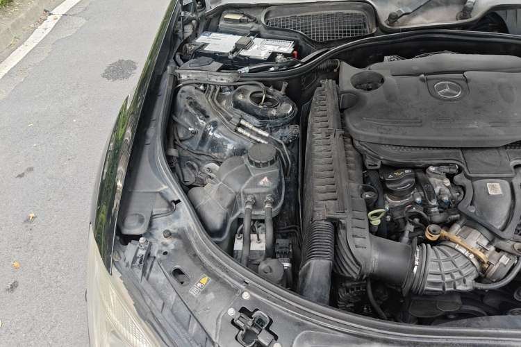 Used Mercedes-Benz S-Class 2012 S 350 L Grand Edition Engine Bay Right