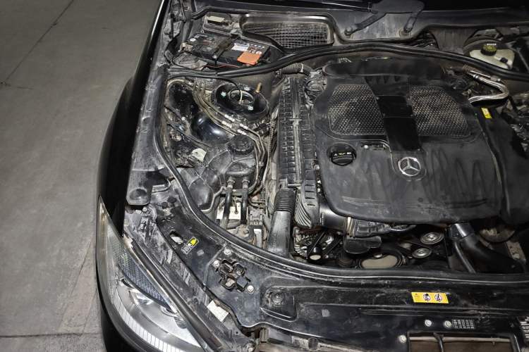 Used Mercedes-Benz S-Class 2012 S 350 L 4MATIC Grand Edition Engine Bay Right