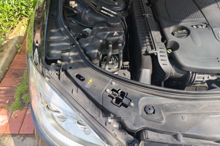 Used Mercedes-Benz S-Class 2012 S 350 L Grand Edition Engine Bay Right