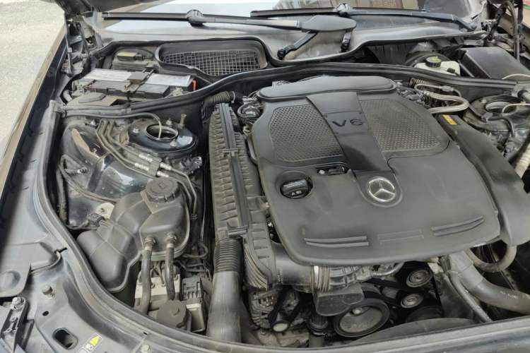 Used Mercedes-Benz S-Class 2012 S 350 L 4MATIC Grand Edition Engine Bay Right