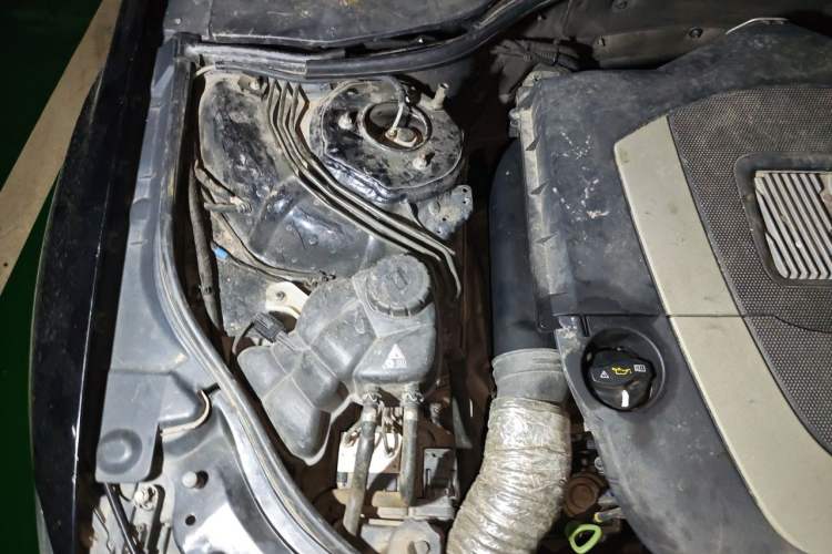 Used Mercedes-Benz S-Class 2012 S 400 L HYBRID Grand Edition Engine Bay Right