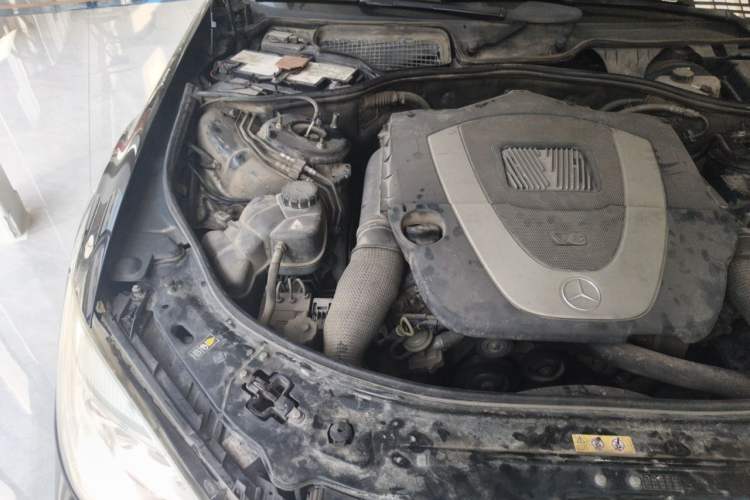 Used Mercedes-Benz S-Class  Engine Bay Right