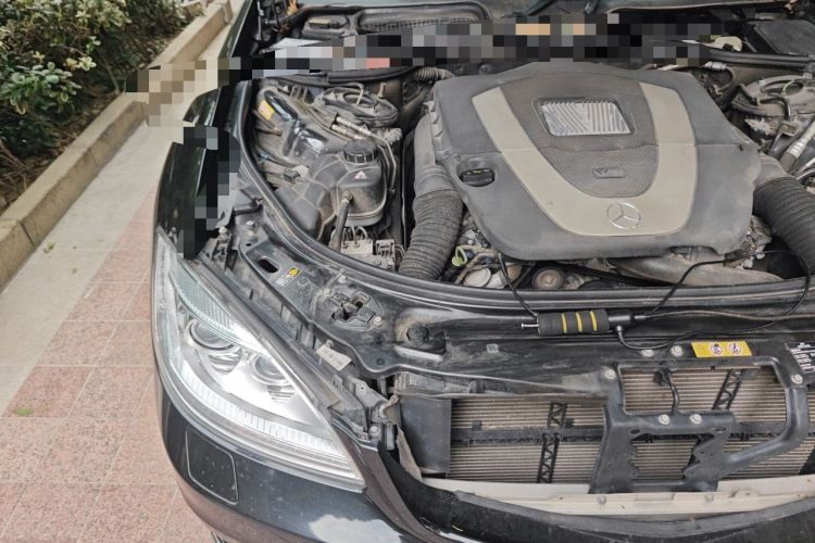 Used Mercedes-Benz S-Class 2012 S 300 L Business-Class Grand Edition Engine Bay Right