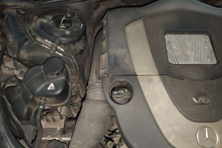 Used Mercedes-Benz S-Class 2012 S 300 L Luxury Grand Edition Engine Bay Right