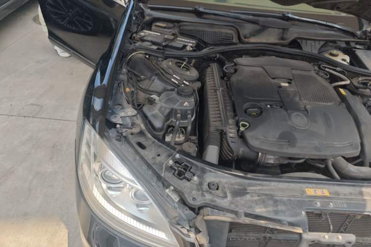 Used Mercedes-Benz S-Class 2012 S 350 L Grand Edition Engine Bay Right