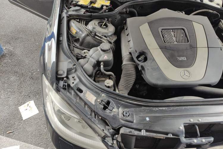 Used Mercedes-Benz S-Class 2012 S 300 L Business-Class Grand Edition Engine Bay Right