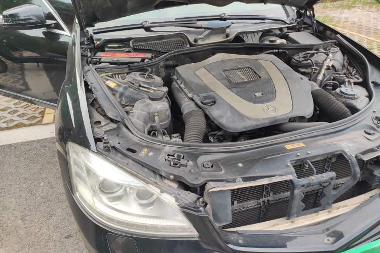 Used Mercedes-Benz S-Class 2012 S 300 L Business-Class Grand Edition Engine Bay Right
