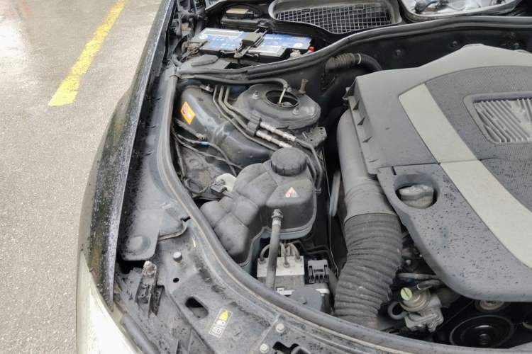Used Mercedes-Benz S-Class 2012 S 300 L Business Standard Model Engine Bay Right