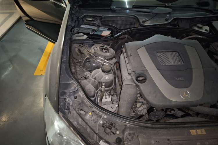 Used Mercedes-Benz S-Class 2012 S 300 L Business-Class Grand Edition Engine Bay Right