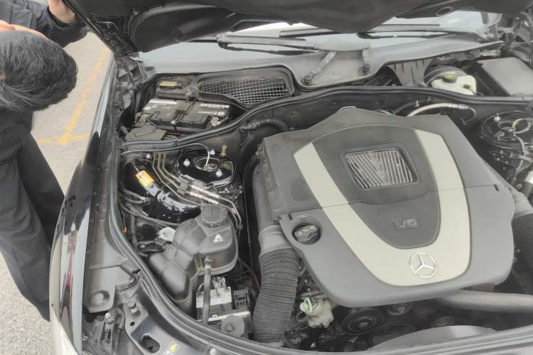 Used Mercedes-Benz S-Class 2012 S 300 L Business-Class Grand Edition Engine Bay Right