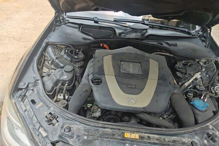 Used Mercedes-Benz S-Class 2012 S 400 L HYBRID Grand Edition Engine Bay Right