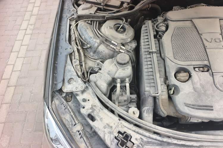 Used Mercedes-Benz S-Class 2012 S 350 L Grand Edition Engine Bay Right
