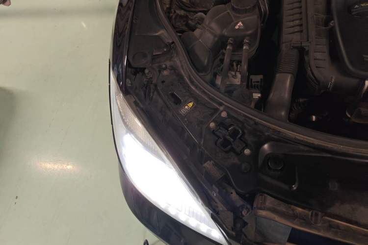 Used Mercedes-Benz S-Class 2012 S 350 L 4MATIC Grand Edition Engine Bay Right