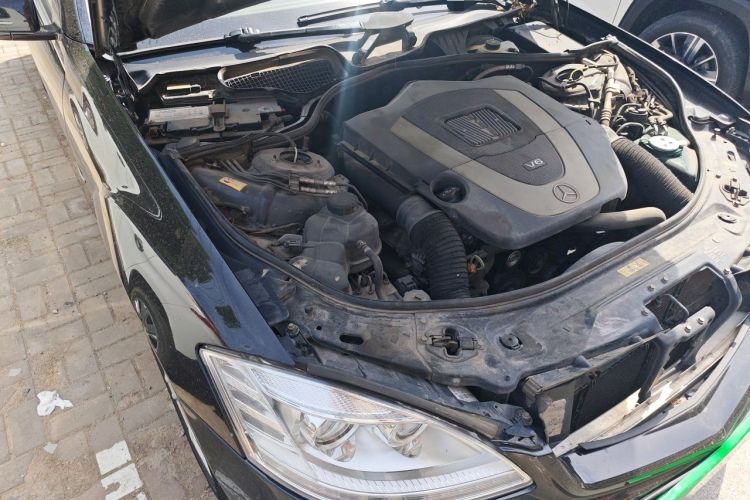 Used Mercedes-Benz S-Class 2012 S 300 L Luxury Grand Edition Engine Bay Right