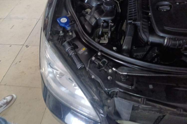 Used Mercedes-Benz S-Class 2012 S 350 L 4MATIC Grand Edition Engine Bay Right