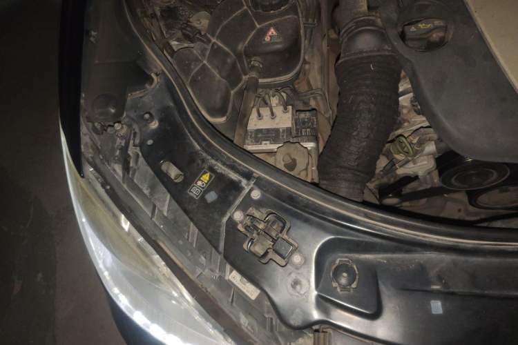 Used Mercedes-Benz S-Class 2012 S 300 L Prestige Grand Edition Engine Bay Right