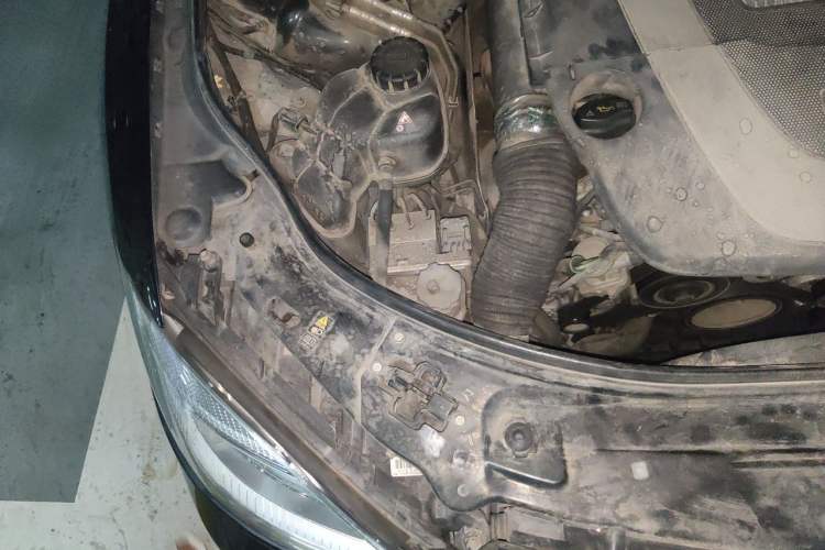 Used Mercedes-Benz S-Class 2012 S 300 L Prestige Grand Edition Engine Bay Right