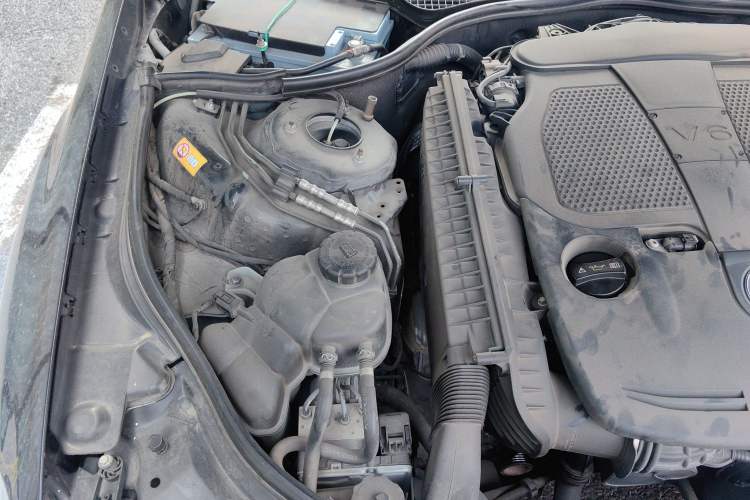 Used Mercedes-Benz S-Class 2012 S 350 L 4MATIC Grand Edition Engine Bay Right
