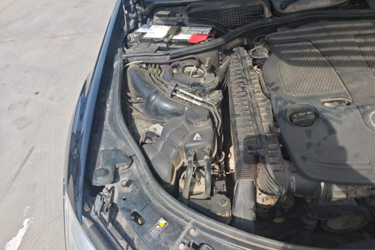 Used Mercedes-Benz S-Class 2012 S 350 L 4MATIC Grand Edition Engine Bay Right