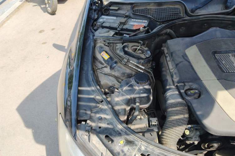 Used Mercedes-Benz S-Class 2012 S 300 L Luxury Grand Edition Engine Bay Right