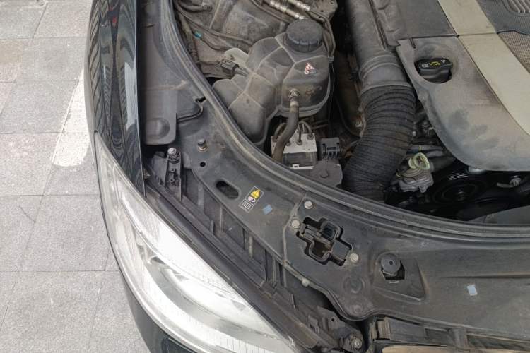 Used Mercedes-Benz S-Class 2012 S 300 L Business Standard Model Engine Bay Right