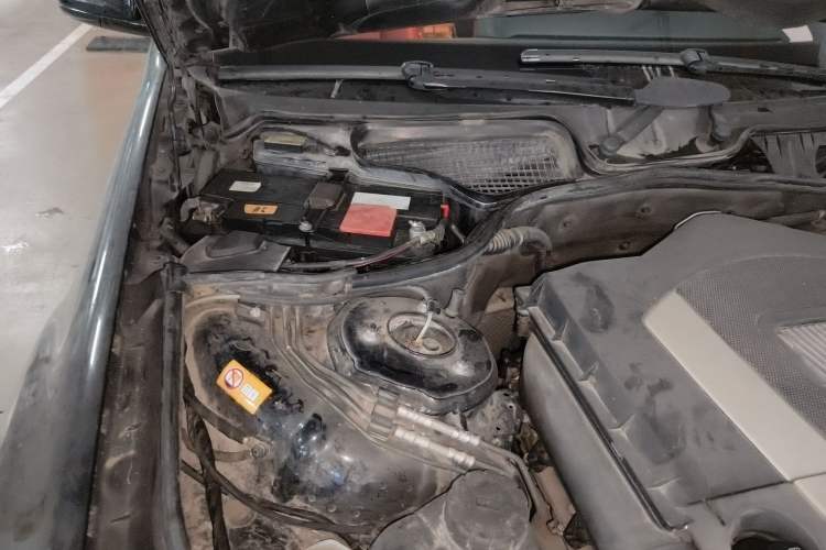 Used Mercedes-Benz S-Class 2012 S 300 L Prestige Grand Edition Engine Bay Right