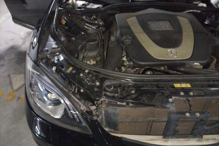 Used Mercedes-Benz S-Class 2012 S 300 L Luxury Grand Edition Engine Bay Right