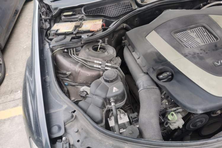 Used Mercedes-Benz S-Class 2012 S 300 L Business Standard Model Engine Bay Right