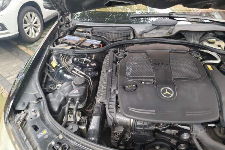 Used Mercedes-Benz S-Class 2012 S 350 L 4MATIC Grand Edition Engine Bay Right