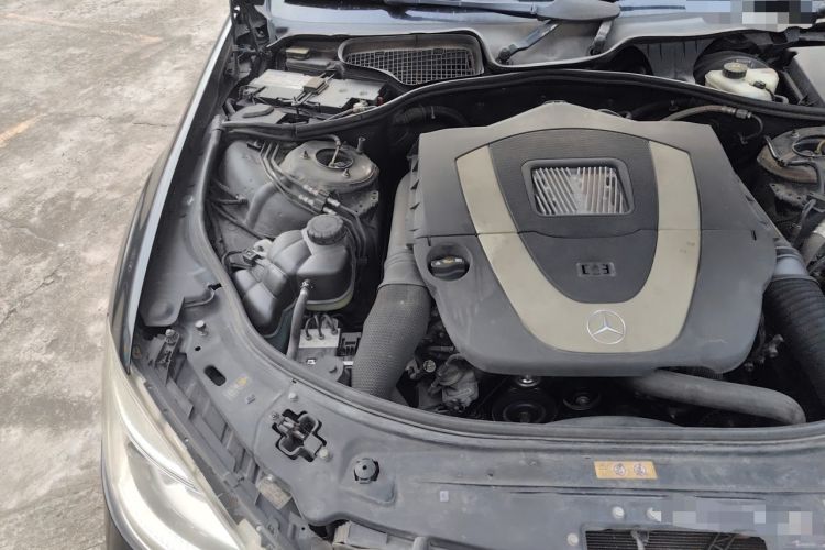 Used Mercedes-Benz S-Class 2012 S 300 L Luxury Grand Edition Engine Bay Right