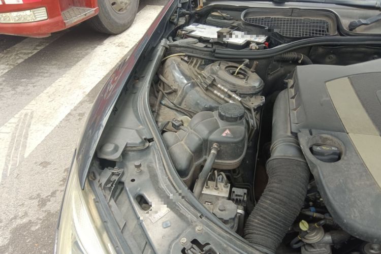 Used Mercedes-Benz S-Class 2012 S 300 L Business-Class Grand Edition Engine Bay Right