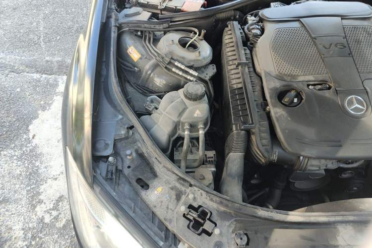 Used Mercedes-Benz S-Class 2012 S 350 L 4MATIC Grand Edition Engine Bay Right