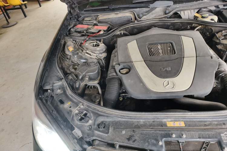 Used Mercedes-Benz S-Class 2012 S 300 L Business-Class Grand Edition Engine Bay Right